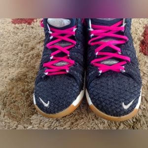 Nike Lebron 18 - Black white and gum